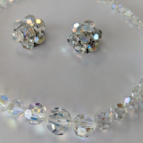 EVC AB CRYSTALS NECKLACE & MATCHING CLIP ON EARRINGS - Picture 13 of 15